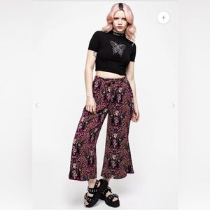 Disturbia Hemlock Print Tie Waist Culottes